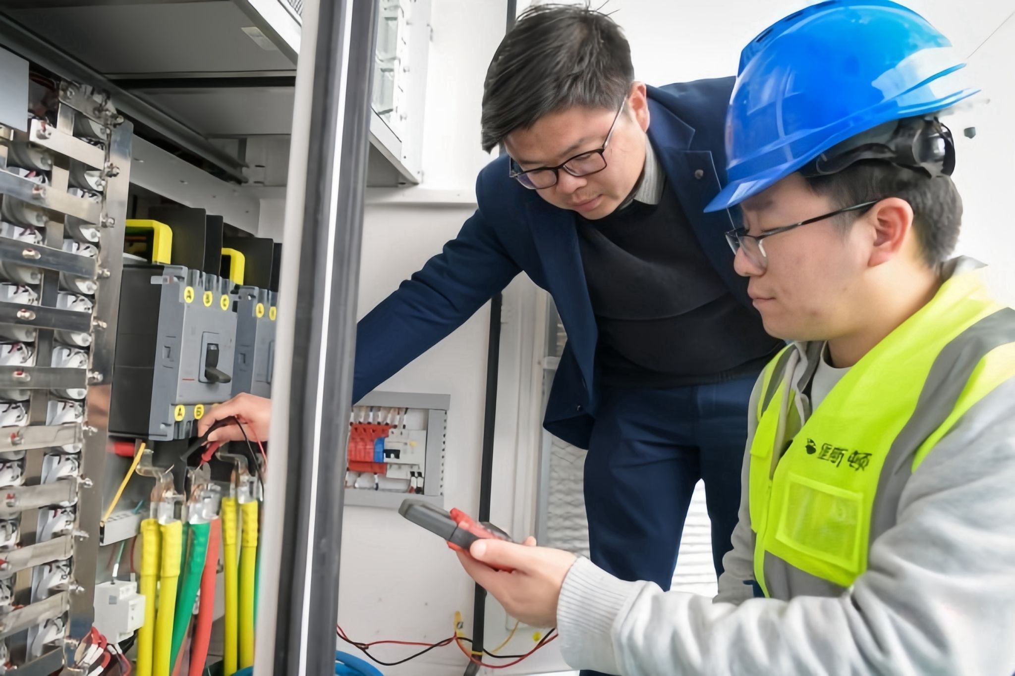 校友夏忠亮 返鄉(xiāng)創(chuàng)業(yè)，把新能源充電站建到村里